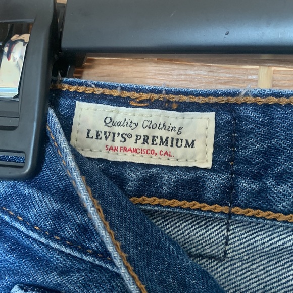 Levi’s Premium Wedgie Straight Jean - Picture 7 of 10